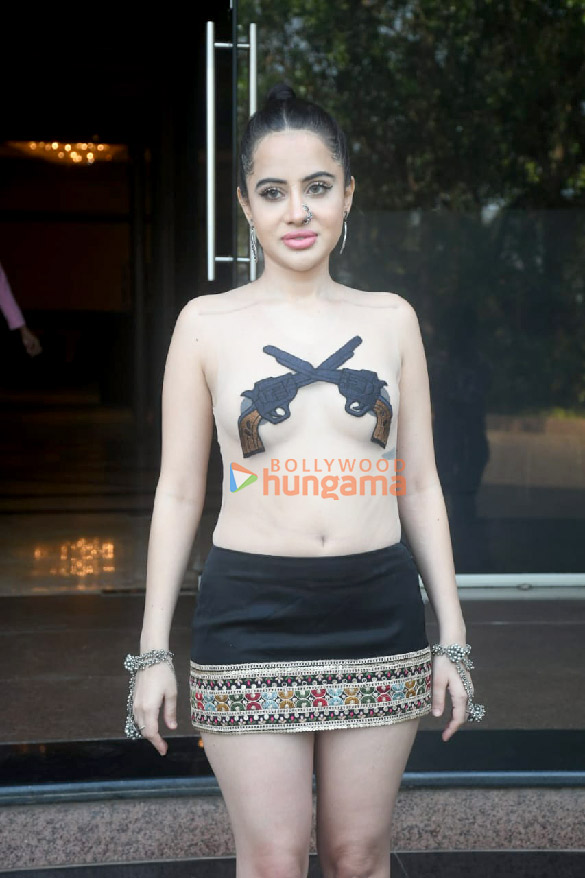photos uorfi javed snapped at taj lands end in bandra 3