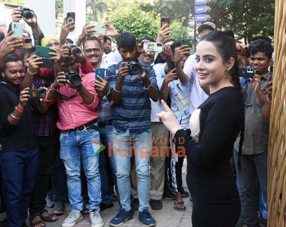photos uorfi javed snapped in andheri 2 4