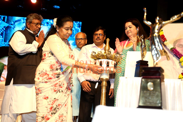 photos vidya balan asha bhosle others snapped at lata deenanath mangeshkar awards 3