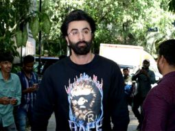 Ranbir Kapoor looks super stylish as paps click him at Bandra