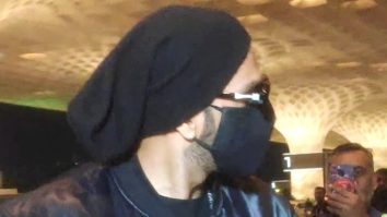 Ranbir Kapoor turns up in style as he gets clicked at the Mumbai airport