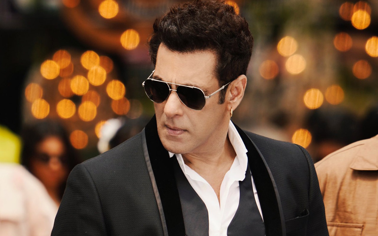 Salman Khan's Kisi Ka Bhai Kisi Ki Jaan sells approx. 35,000 tickets across the National multiplex chains Salman Khan's Kisi Ka Bhai Kisi Ki Jaan sells approx. 35,000 tickets across the National multiplex chains