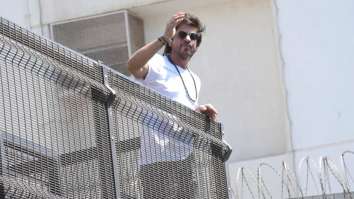 Shah Rukh Khan greets massive crowd outside Mannat on Eid: “Let’s spread the love”
