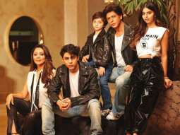 Shah Rukh Khan poses with Gauri, Aryan, Suhana and AbRam Khan in unseen photos