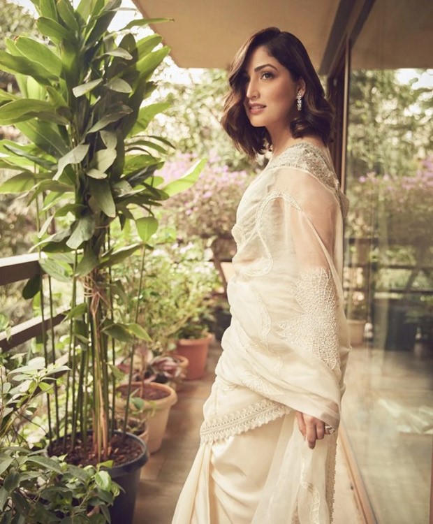 Yami Gautam is a sight of beauty, elegance and grace as she dons a pastel saree