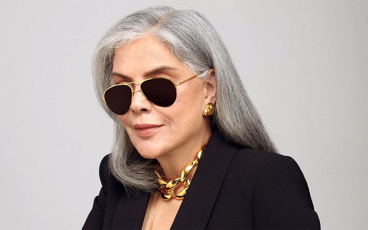 Zeenat Aman sets the trend with her capsule jewellery fashion statement; see pictures : Bollywood News