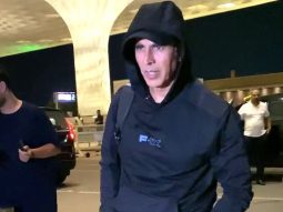 Akshay Kumar’s green shoes is the statement of his all black airport look