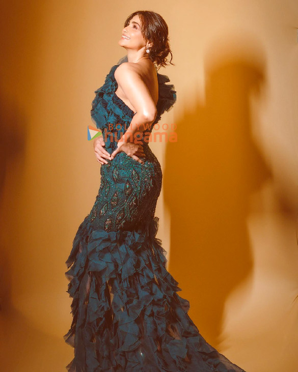 daisy shah 4 22