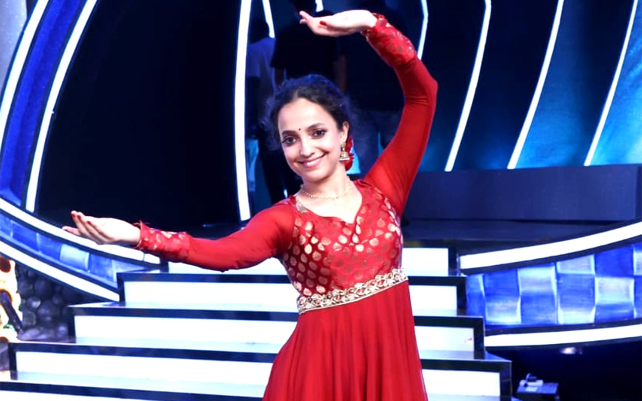 “I wish you choreograph me one day,” says Sonali Bendre to choreographer Anuradha on India’s Best Dancer Season 3 : Bollywood News