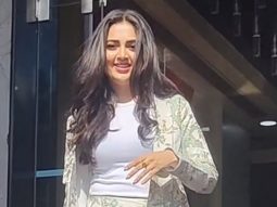 Karan Kundrra and Tejasswi Prakash get clicked at a set by paps