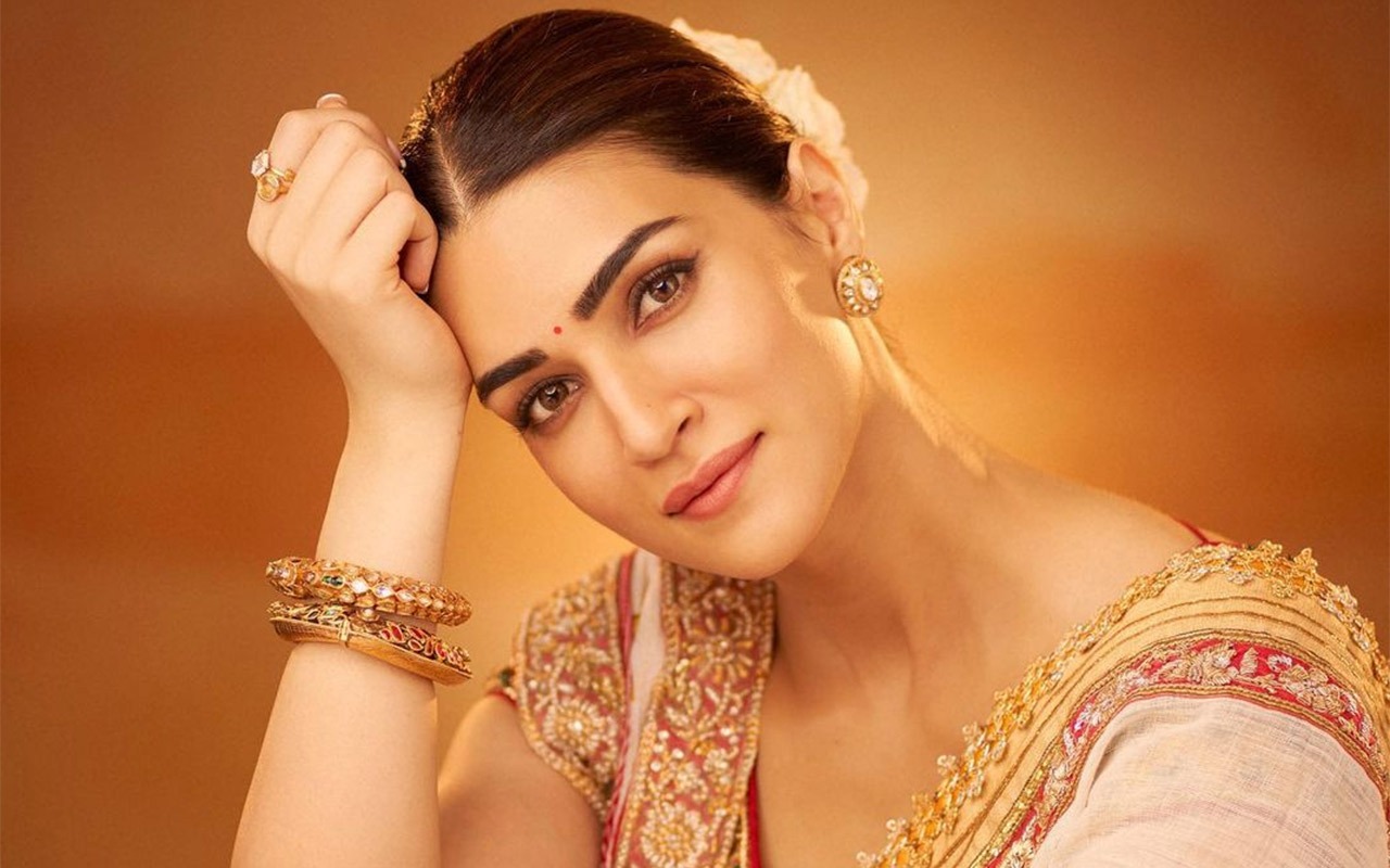 Kriti Sanon shares a beautiful BTS video from the trailer launch of her upcoming Adipurush; watch