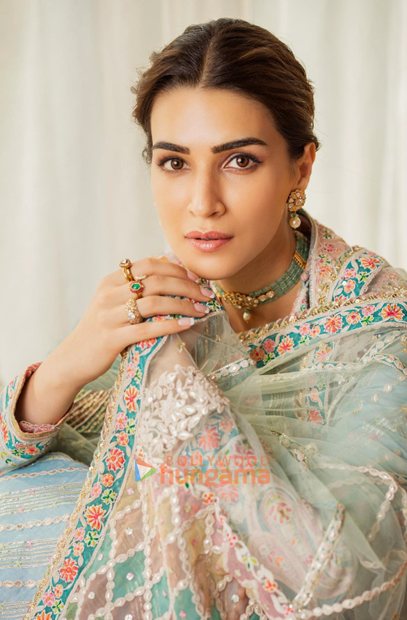 kriti sanon 2 218