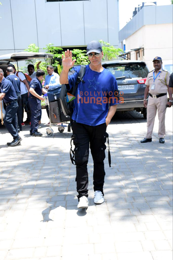 Photos: Akshay Kumar spotted at Kalina airport Photos: Akshay Kumar spotted at Kalina airport