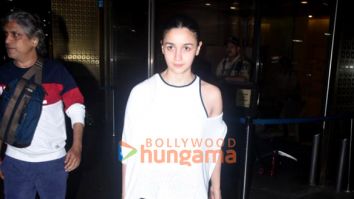 Photos: Alia Bhatt and Katrina Kaif snapped at the airport