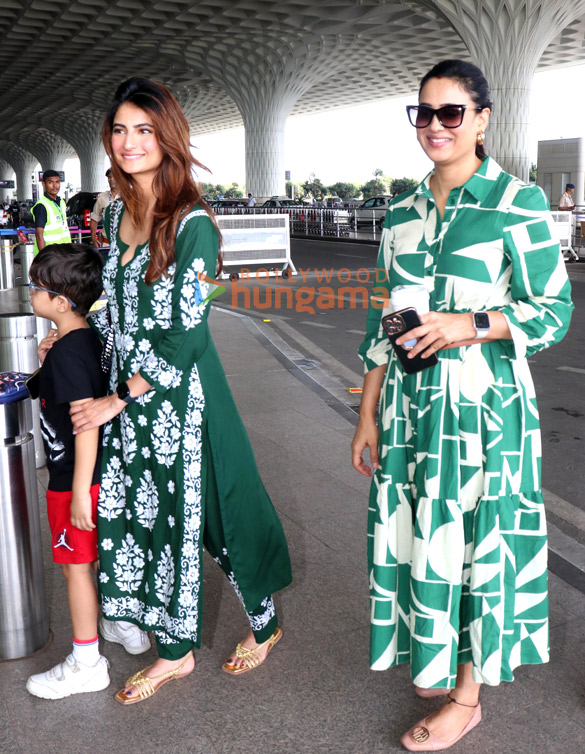 photos ananya panday palak tiwari shweta tiwari and others snapped at the airport 2