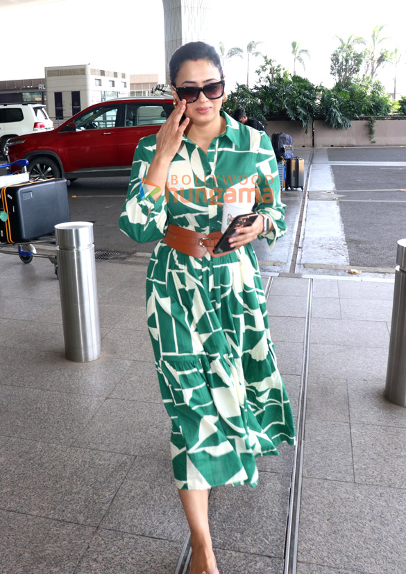photos ananya panday palak tiwari shweta tiwari and others snapped at the airport 5