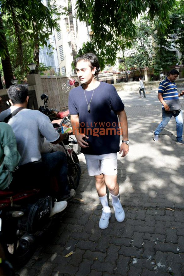 photos arhaan khan snapped in bandra 3