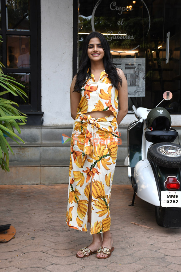 photos bhagyashree shoots with daughter avantika dasani in bandra 1