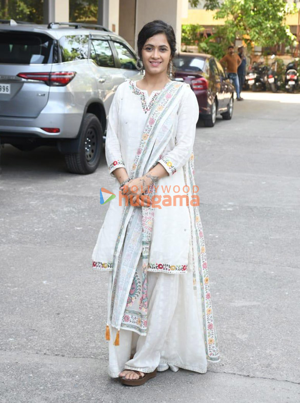 photos cast of the kerala story snapped promoting their film 6