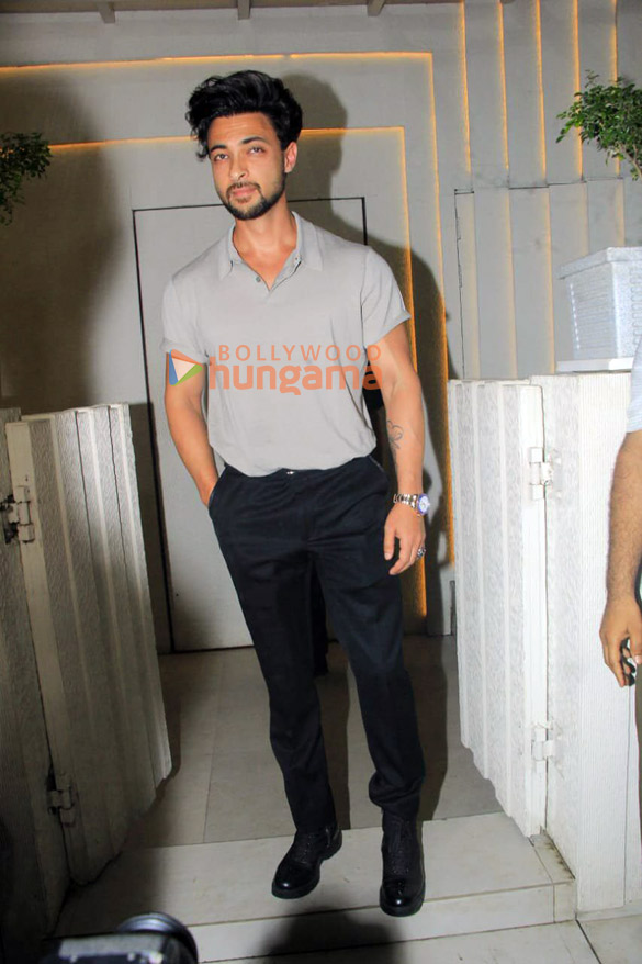 photos celebs attend anshul gargs birthday bash at akina in bandra 12