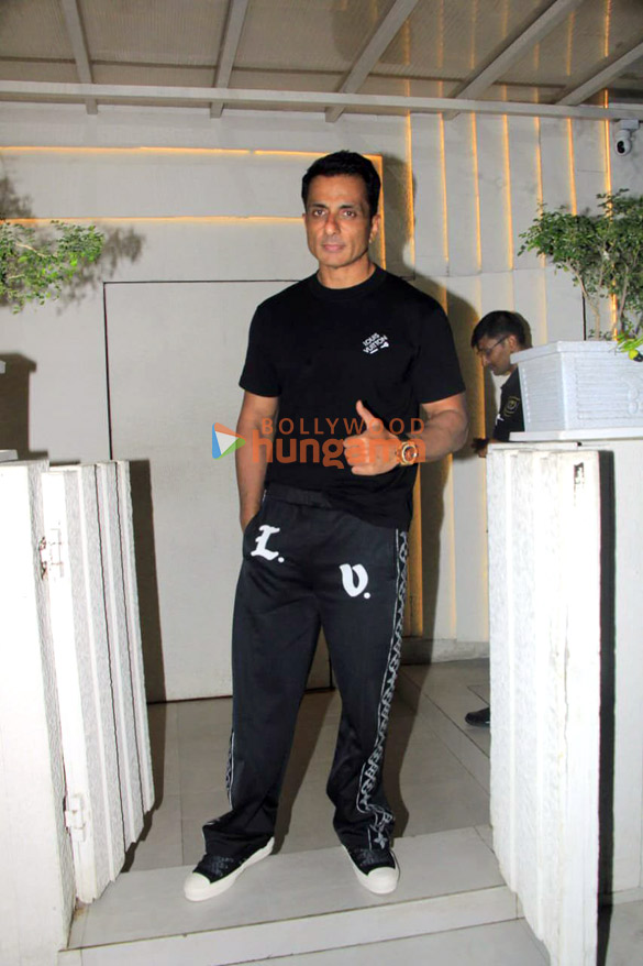 photos celebs attend anshul gargs birthday bash at akina in bandra 6