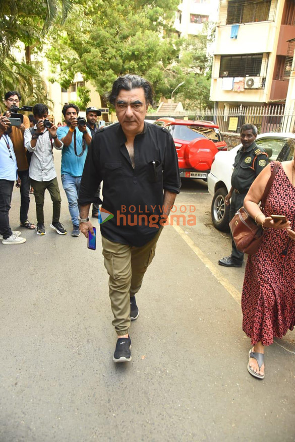photos celebs attend nitesh pandeys funeral 2