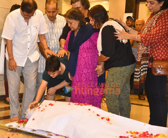 photos celebs attend nitesh pandeys funeral 6