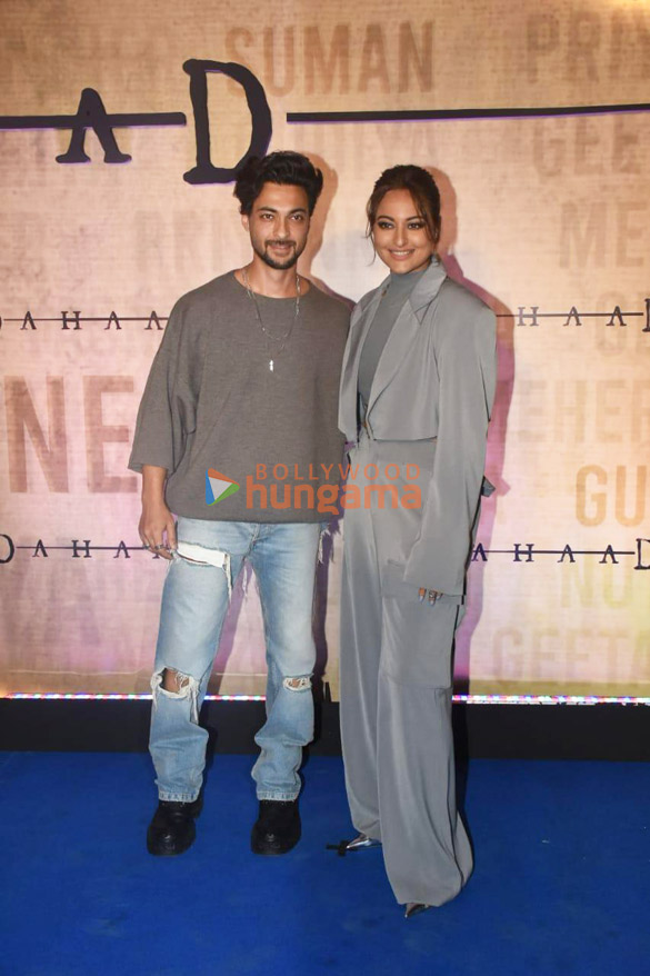photos celebs grace the premiere of dahaad 9