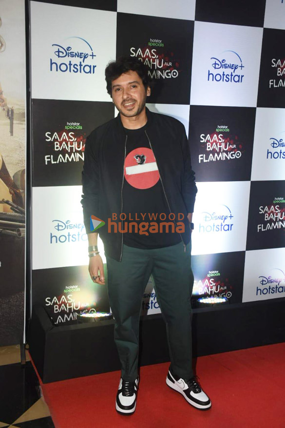 photos celebs grace the premiere of saas bahu aur flamingo 9