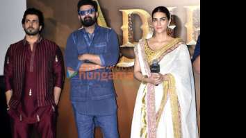Photos: Celebs grace the trailer launch of Adipurush
