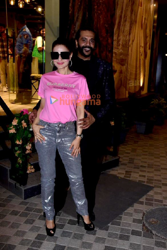 photos elli avrram ameesha patel rocky s and others snapped at pernias pop up studio in bandra 5