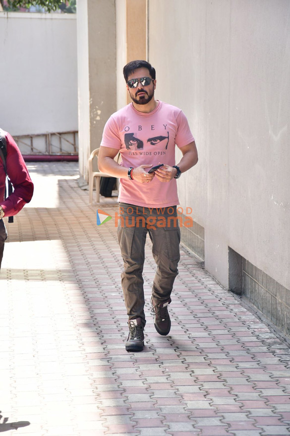 photos emraan hashmi snapped outside vishesh films office 1