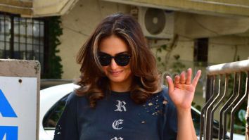 Photos: Huma Qureshi snapped in Juhu