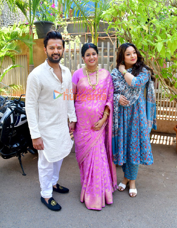 Photos: Ishita Dutta and Vatsal Sheth snapped at their baby shower with Tanushree Dutta | Parties & Events