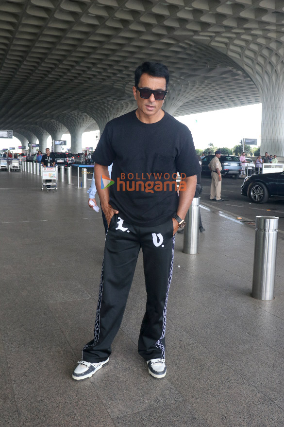 photos jacqueline fernandez and sonu sood snapped at the airport 4