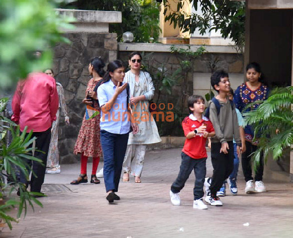 photos kareena kapoor khan and taimur ali khan snapped in bandra 3