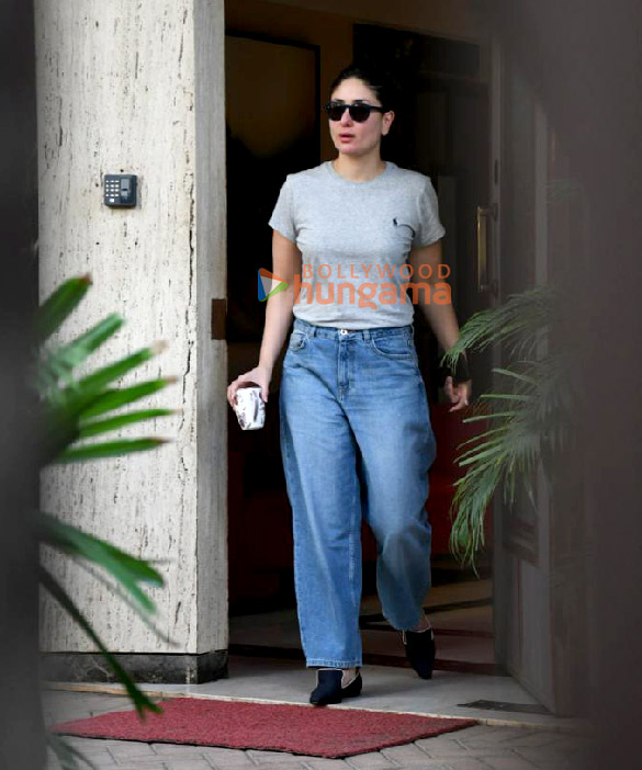 photos kareena kapoor khan snapped in bandra 1 10