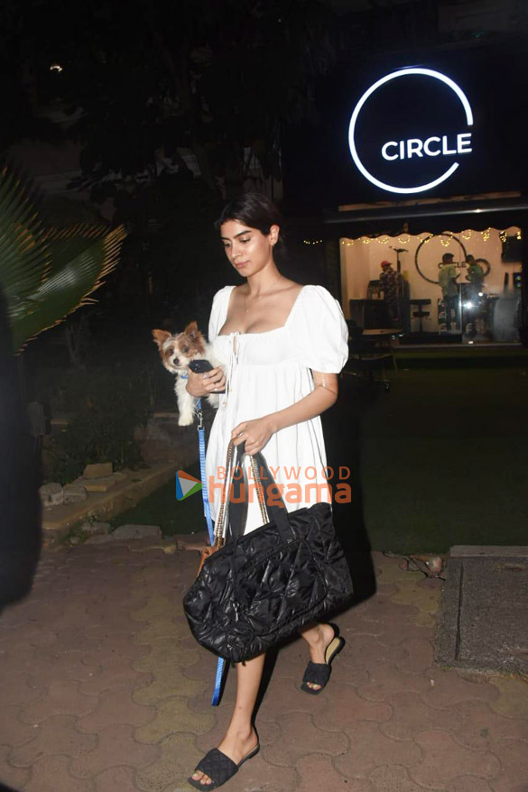 Photos: Khushi Kapoor snapped in Mumbai Photos: Khushi Kapoor snapped in Mumbai