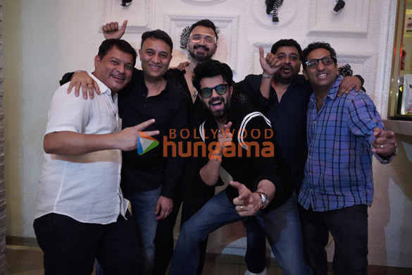 photos maniesh paul priya bapat and others attend the wrap up bash of web series rafuchakkar 2