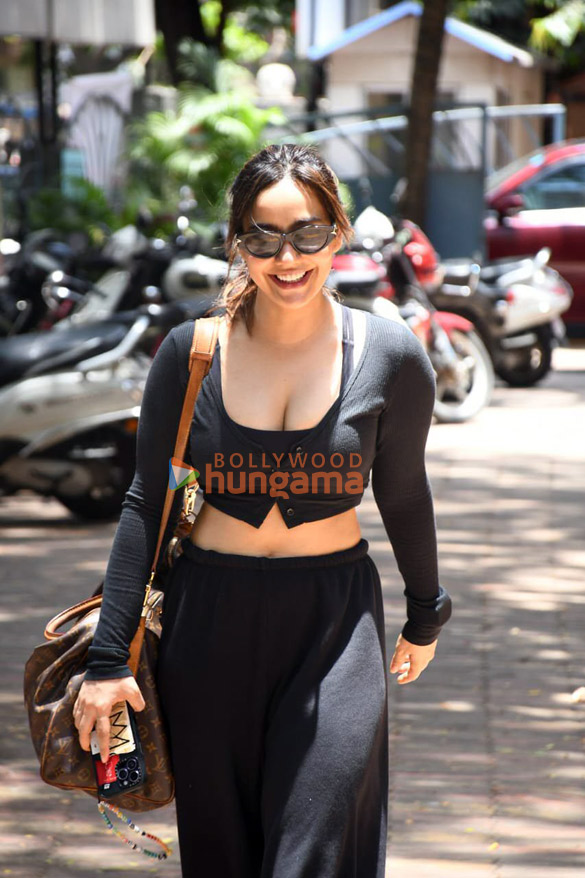 Photos: Neha Sharma and Aisha Sharma snapped outside the gym Photos: Neha Sharma and Aisha Sharma snapped outside the gym