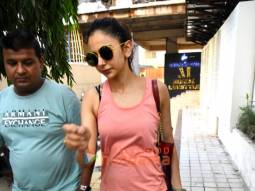 Photos: Rakul Preet Singh snapped at a dance class in Khar