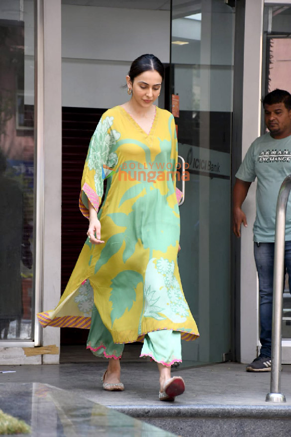photos rakul preet singh spotted in bandra 4 14