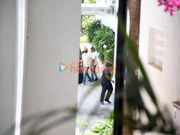 Photos: Ranbir Kapoor spotted in Bandra