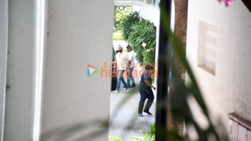 Photos: Ranbir Kapoor spotted in Bandra