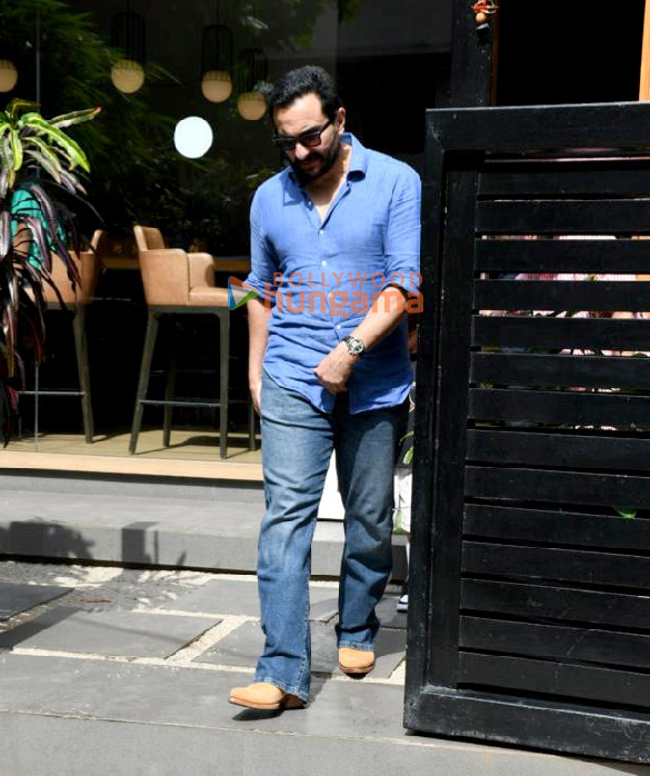 photos saif ali khan and taimur ali khan snapped outside a cafe in bandra 1
