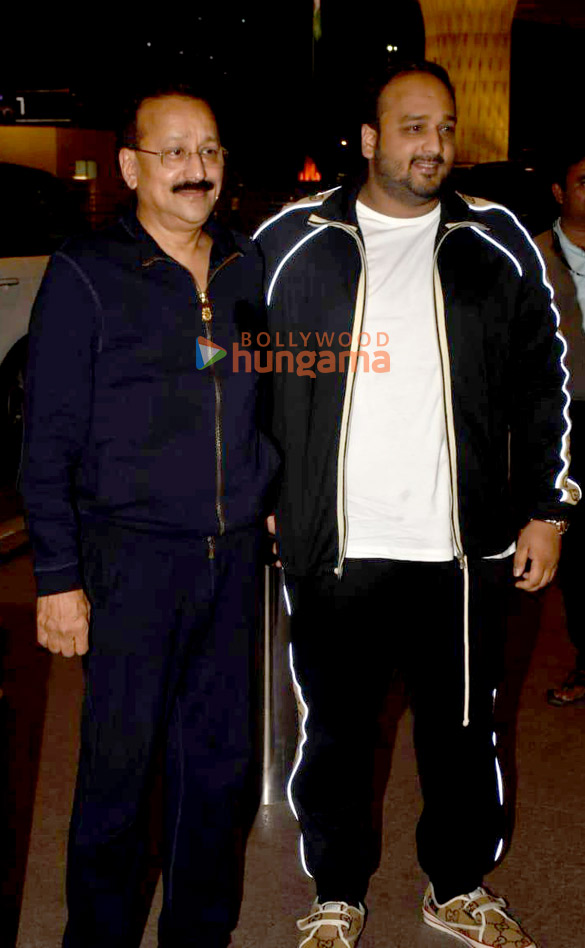 photos salman khan mouni roy hina khan and others snapped at the airport 5