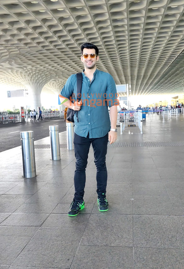 photos salman khan mouni roy hina khan and others snapped at the airport1