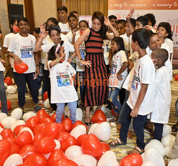 photos sunidhi chauhan snapped at the cancer patients aid association 6