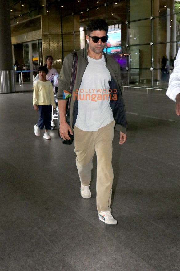 photos sunny leone daniel weber farah khan and others snapped at the airport1 1