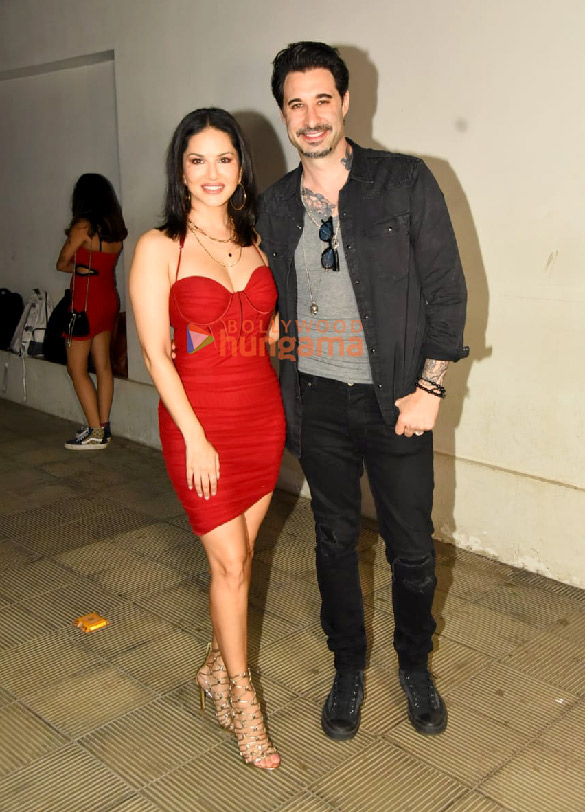Photos: Sunny Leone and Daniel Weber snapped cutting a cake in Bandra Photos: Sunny Leone and Daniel Weber snapped cutting a cake in Bandra